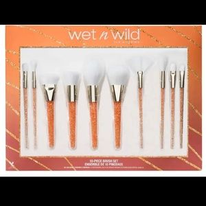 Wet N Wild 10 piece brush set